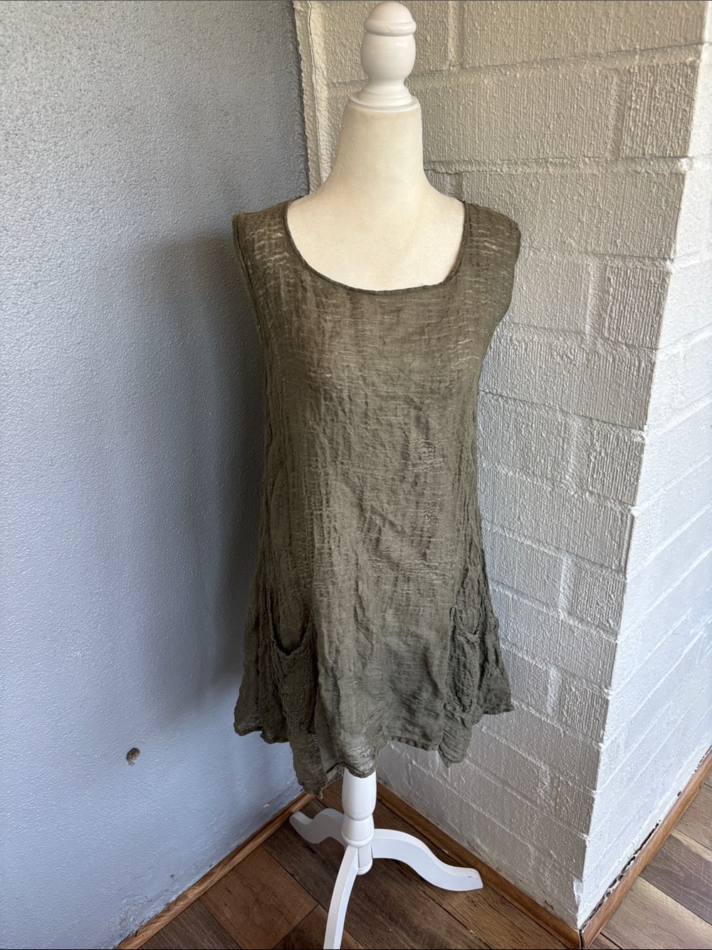 Bottega Di Brunella Linen Flax Relaxed Scoop Neck Sleeveless Tunic Olive sz M